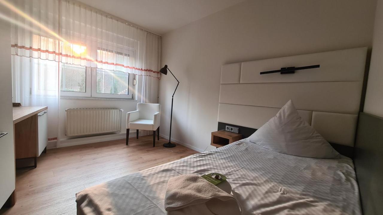 Hotel Am Wald B&B มิเคนดอร์ฟ ภายนอก รูปภาพ