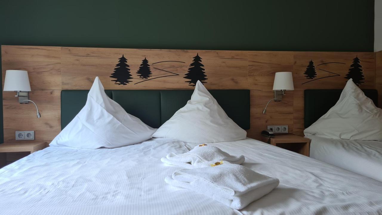 Hotel Am Wald B&B มิเคนดอร์ฟ ภายนอก รูปภาพ