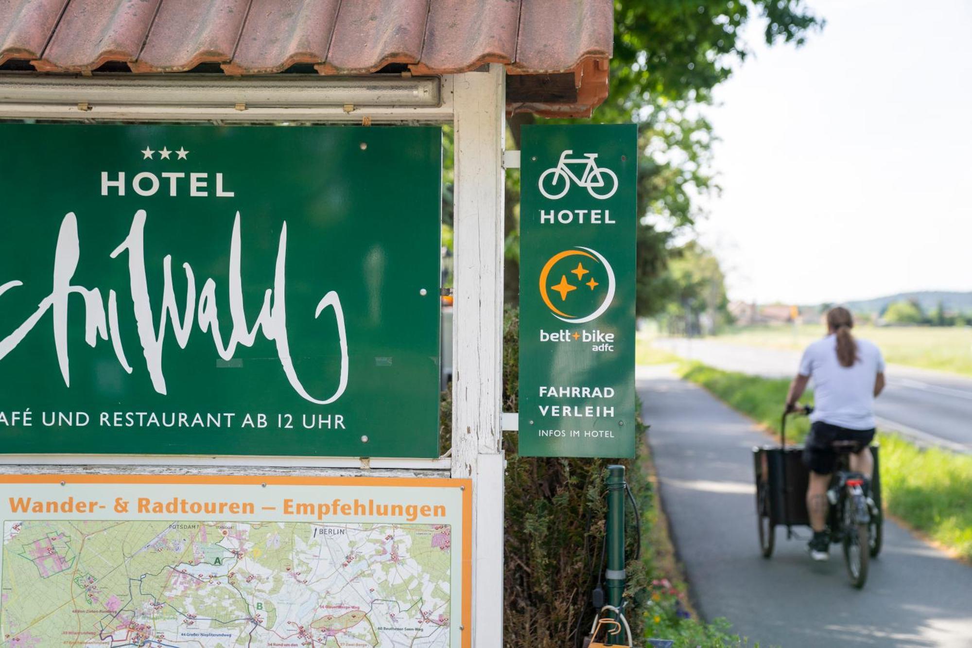 Hotel Am Wald B&B มิเคนดอร์ฟ ภายนอก รูปภาพ