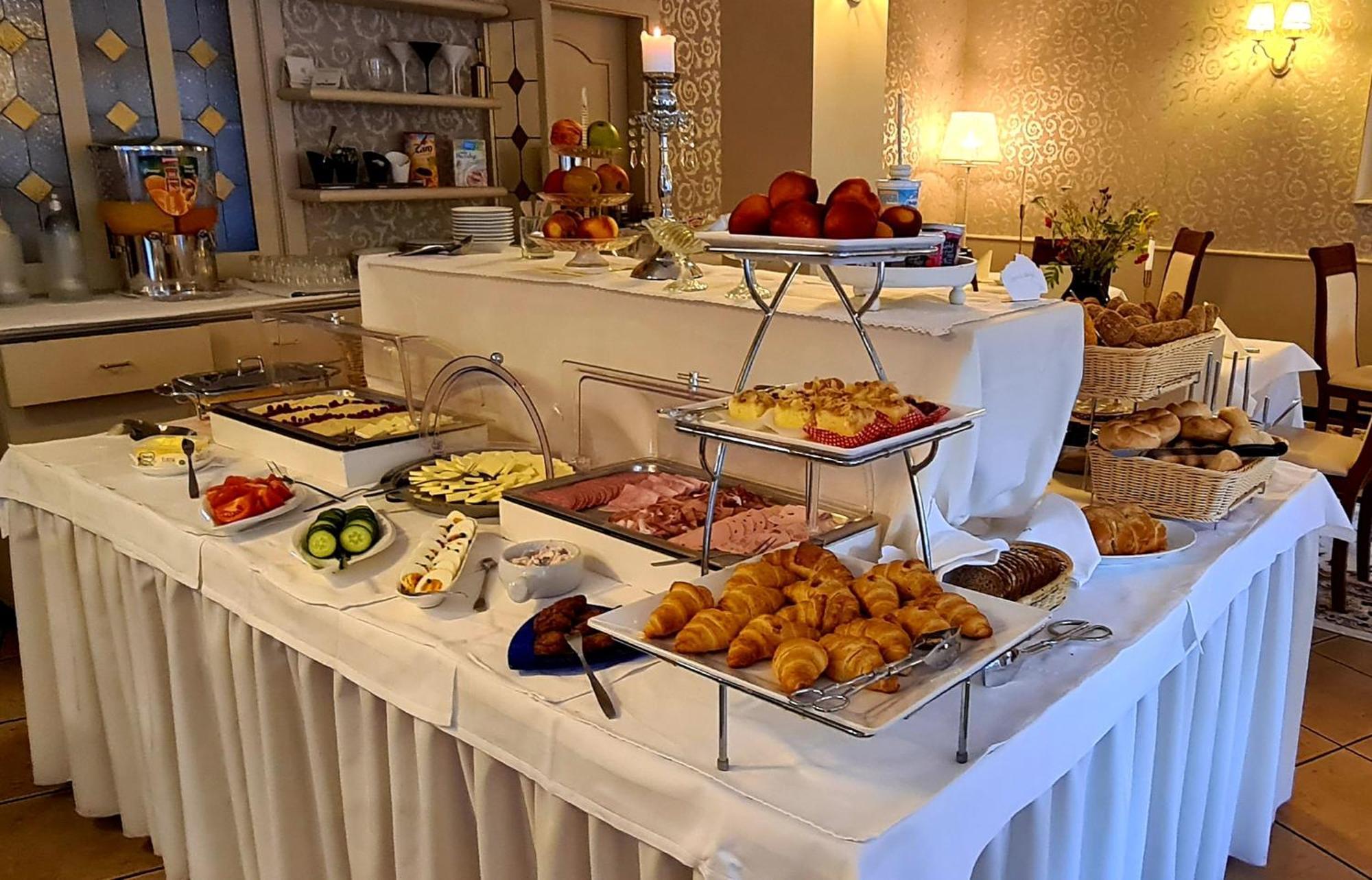 Hotel Am Wald B&B มิเคนดอร์ฟ ภายนอก รูปภาพ